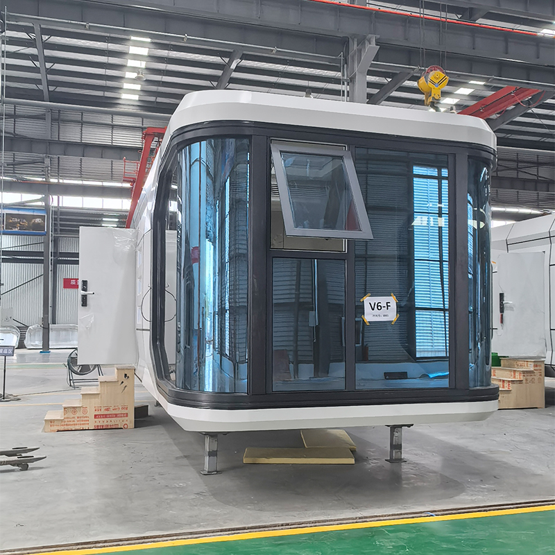 How is the sound insulation and comfort of space capsule?